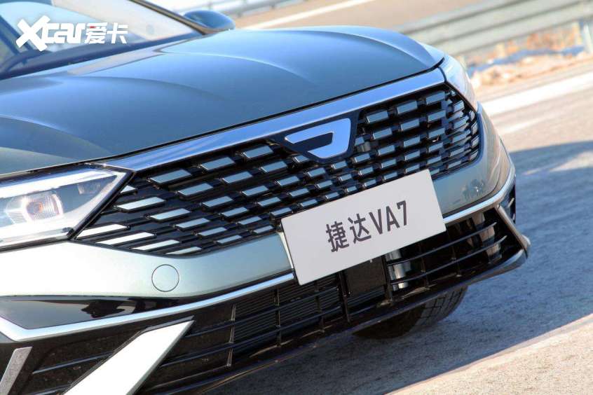 10万元驾乘佳音 试驾捷达VA7(图1)