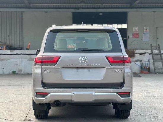 2025款丰田酷路泽LC300 35T中东版7X万越野佼佼者(图6)