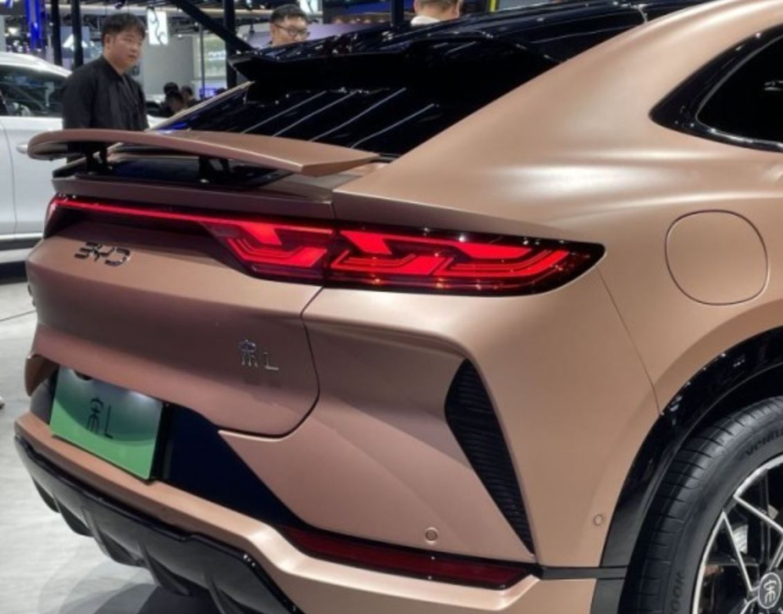 猎装姿态SUV 比亚迪宋L亮相成都车展(图2)