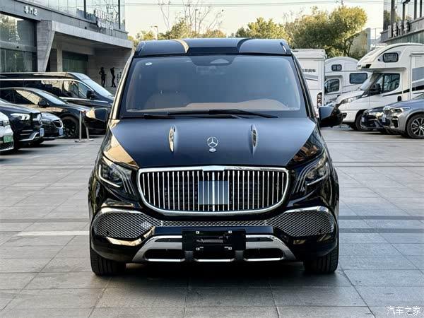 奔驰威霆高顶双门超长三联屏：豪华商务出行的极致之选(图1)