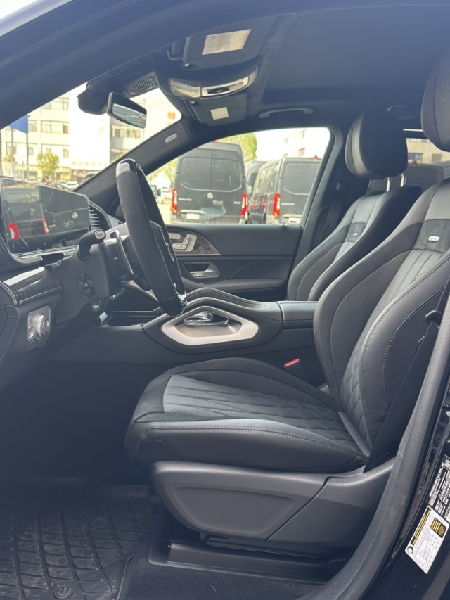 2025款奔驰GLS63 现车报价 最低二百几 可分期 津港最低 颜色全(图7)